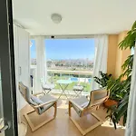 Bright With Terrace, Pool And * 托雷莫利诺斯
