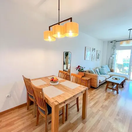 Apartment Bright With Terrace, Pool And