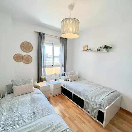 Bright With Terrace, Pool And Apartment *