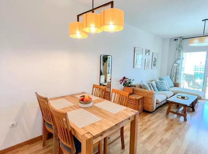 Apartmán Bright With Terrace, Pool And